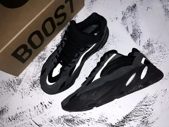 Rep Adidas Yeezy Boost 700 V2 Vanta