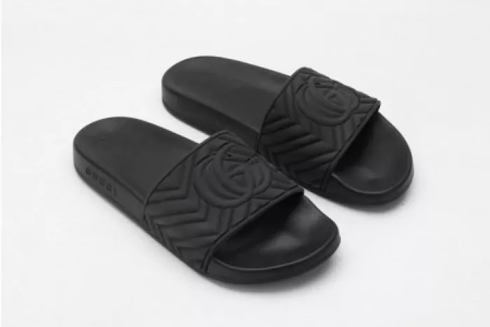 Rep GUCC SLIPPERS ALL BLACK 0120