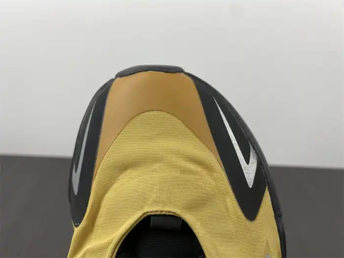 Cheap Yeezy Boost 700 MNVN 'Honey Flux' GZ0717 0131