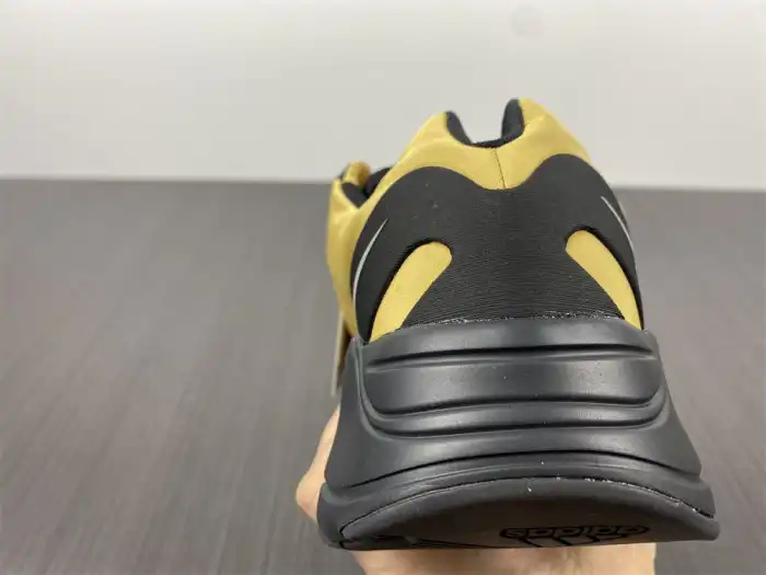 Cheap Yeezy Boost 700 MNVN 'Honey Flux' GZ0717 0131