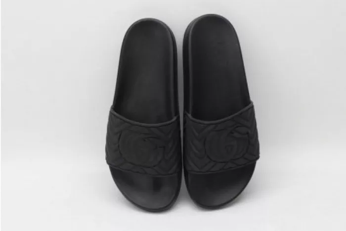 Rep GUCC SLIPPERS ALL BLACK 0120