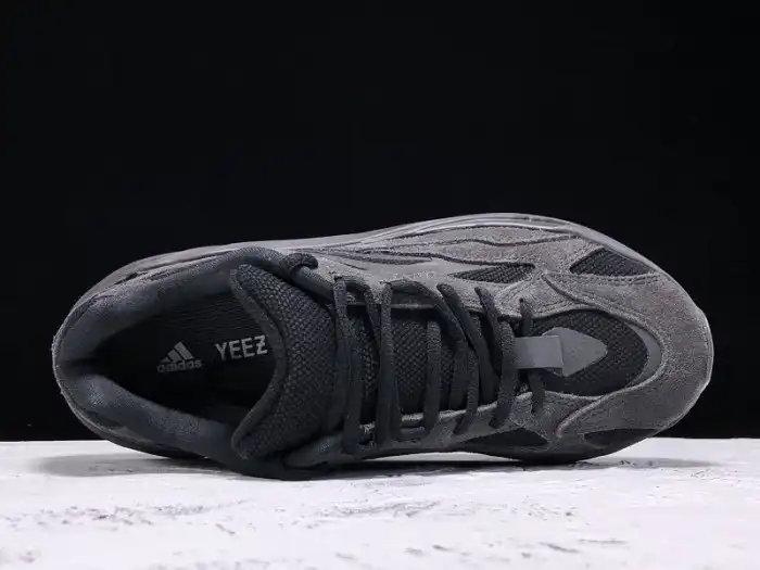 Rep Adidas Yeezy Boost 700 V2 Vanta