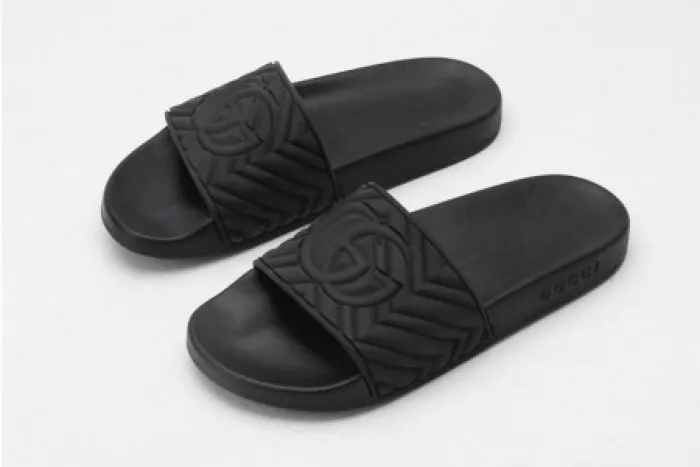 Rep GUCC SLIPPERS ALL BLACK 0120