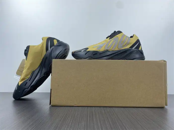 Cheap Yeezy Boost 700 MNVN 'Honey Flux' GZ0717 0131