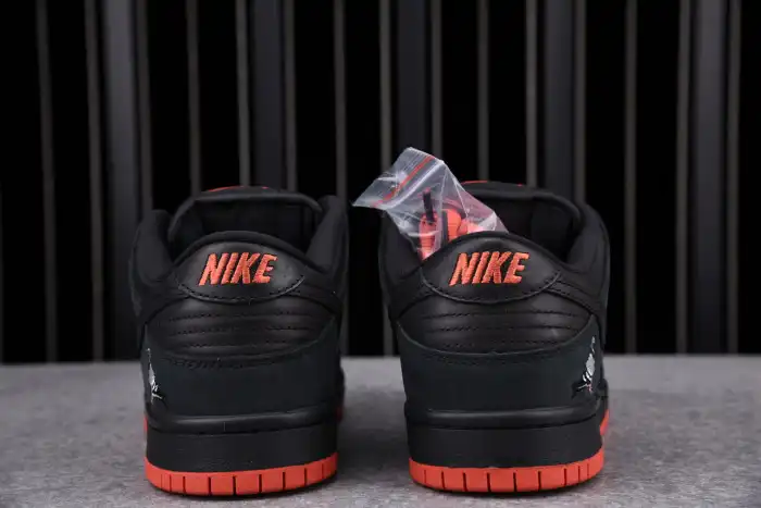 Cheap Nike SB Dunk Low Black Pigeon 883232-008 0206