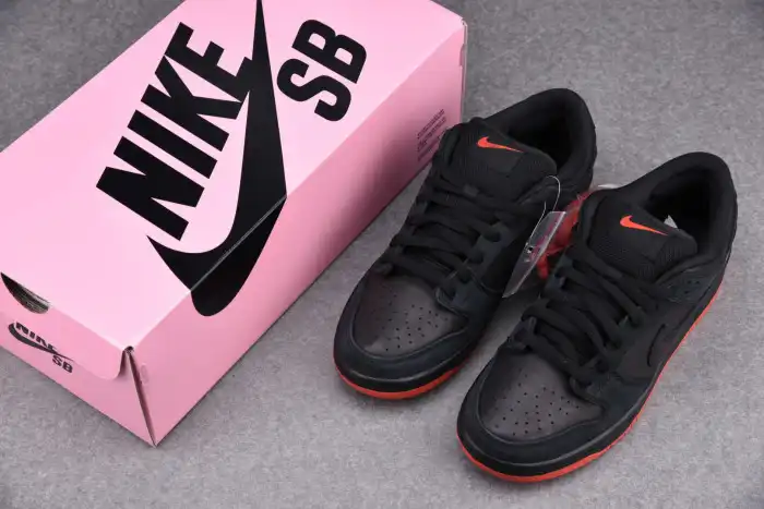 Cheap Nike SB Dunk Low Black Pigeon 883232-008 0206