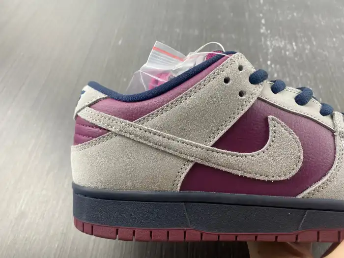 Cheap Nike SB Dunk Low Atmosphere Grey True Berry BQ6817-001 0206