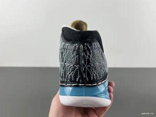 Rep 23 UNC Jordan 318376-041 0220