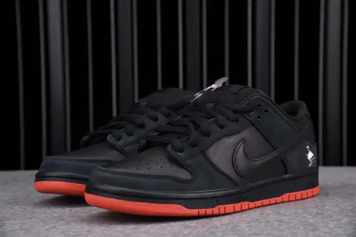 Cheap Nike SB Dunk Low Black Pigeon 883232-008 0206