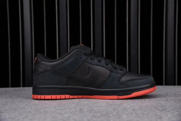 Cheap Nike SB Dunk Low Black Pigeon 883232-008 0206