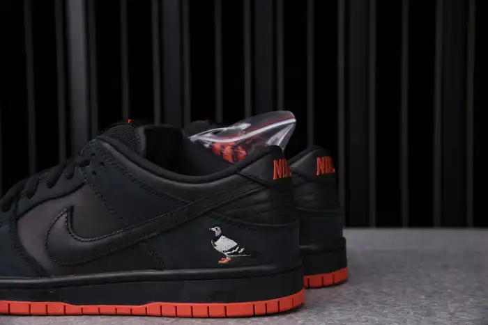 Cheap Nike SB Dunk Low Black Pigeon 883232-008 0206