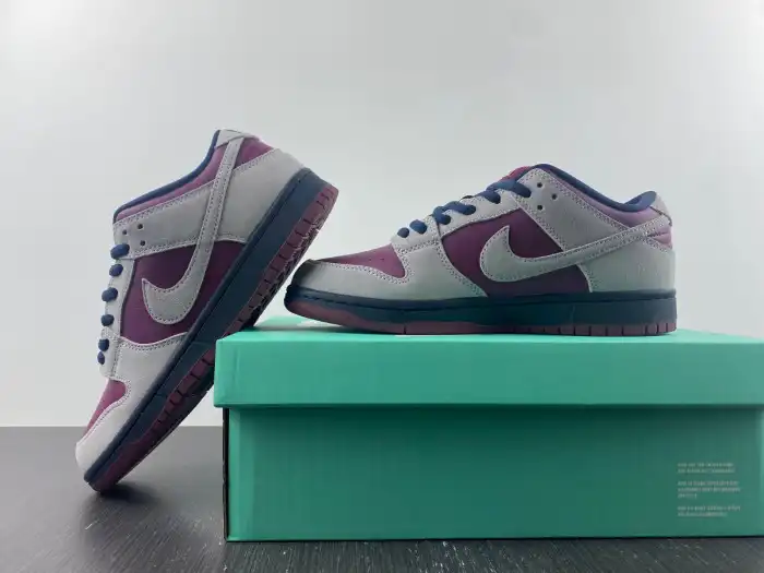 Cheap Nike SB Dunk Low Atmosphere Grey True Berry BQ6817-001 0206