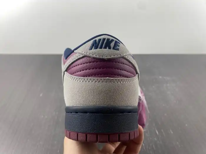 Cheap Nike SB Dunk Low Atmosphere Grey True Berry BQ6817-001 0206