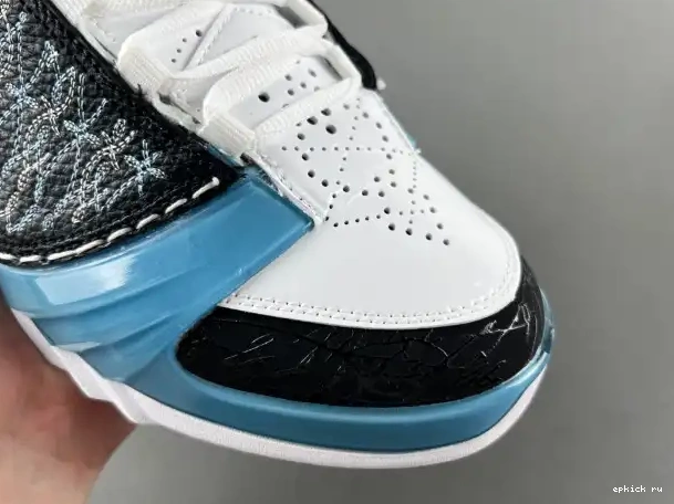 Rep 23 UNC Jordan 318376-041 0220