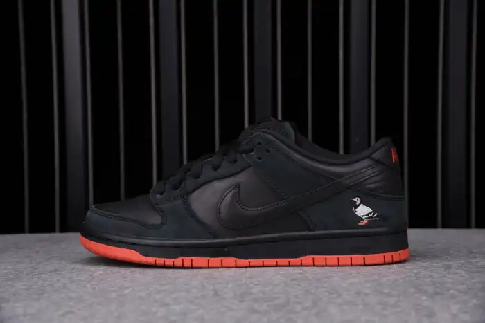 Cheap Nike SB Dunk Low Black Pigeon 883232-008 0206