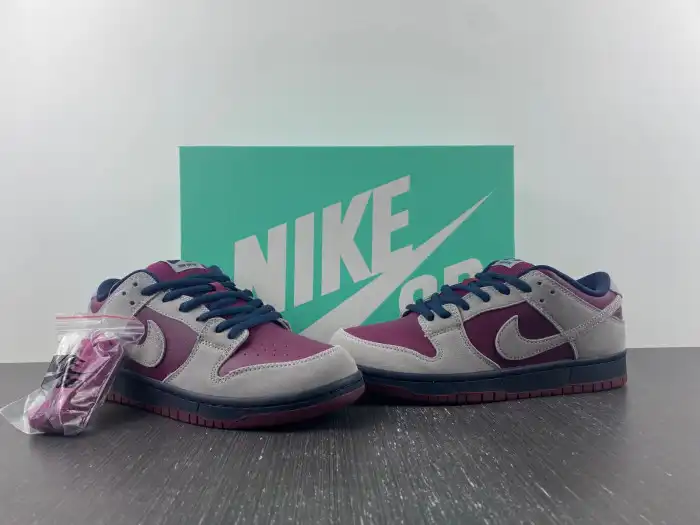 Cheap Nike SB Dunk Low Atmosphere Grey True Berry BQ6817-001 0206